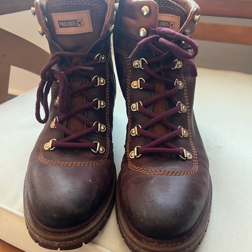 Sz 10/10.5 Pikolinos tan/maroon boots, not available anymore! Only worn 5x.